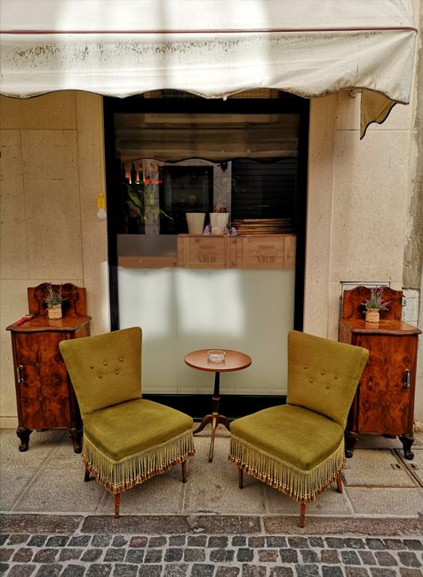Tooting High Street upholstery cleaning for boutique shops